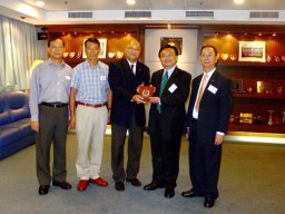 Exchange of souvenir  2